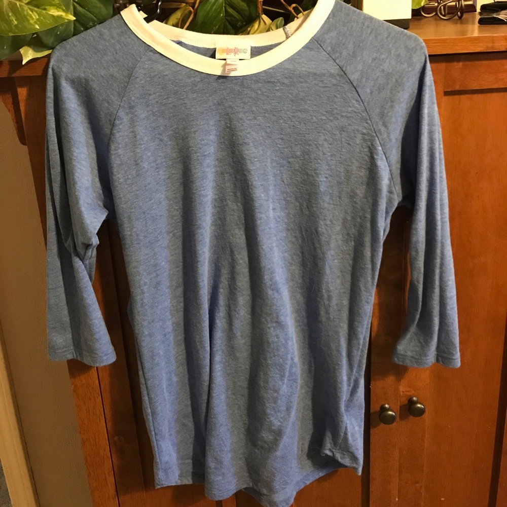 Super soft blue XS Randy. New 3/4 sleeve