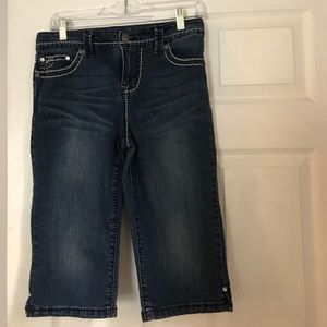Adorable embellished jean Capri's.