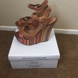 Steve Madden brown Wedges. Size 7