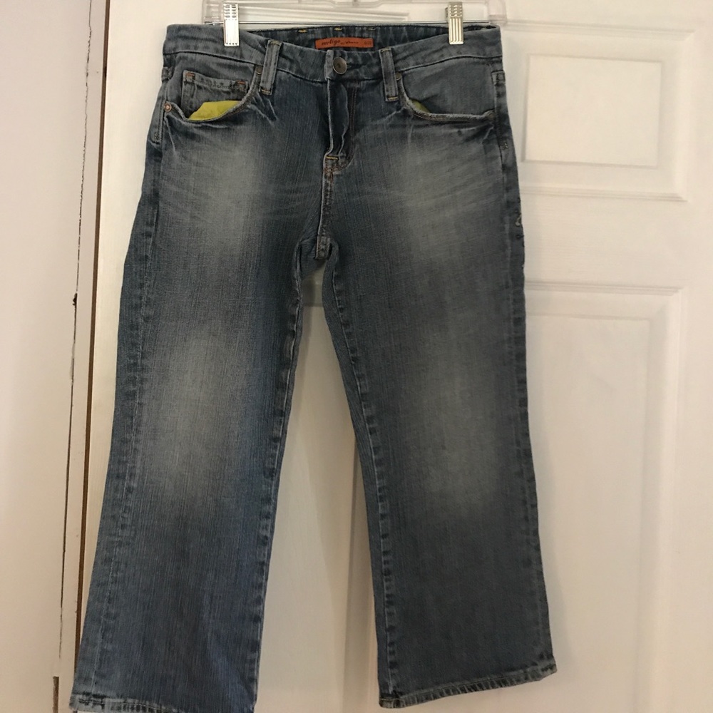 Adorable faded denim Capri's