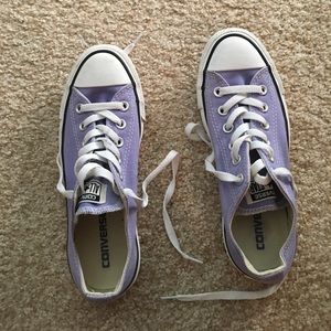 Light Purple low top converse