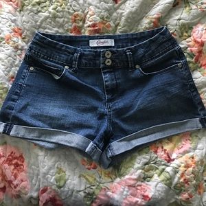 MUST GO Candie's jean shorts