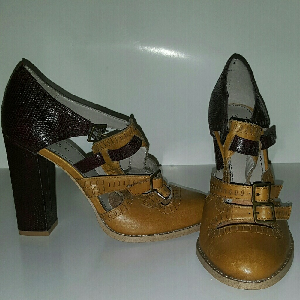 Hinge high heels