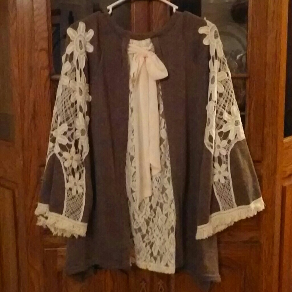 Cute boutique sweater tunic