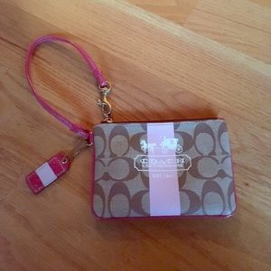 Adorable Coach Wristlet