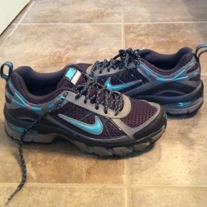 NWOT SZ 6 Nikes