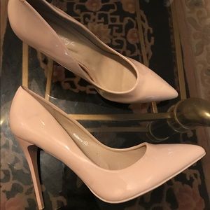 POINTY TOED HEELS