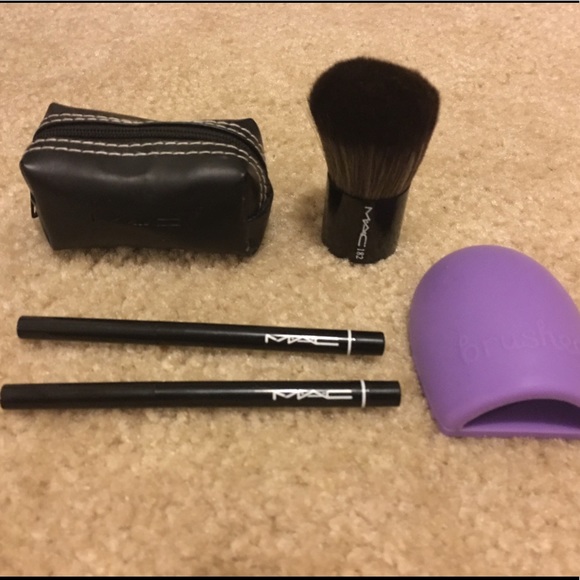 Mac eyeliner and brush set 💋Sale💋 - Picture 1 of 1