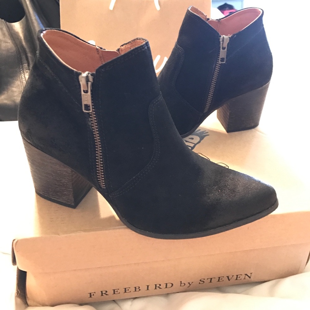Freebird by Steven 7 Black Suede Heels Rock Boot