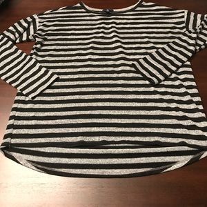 Women's L GAP Long-sleeve Top.