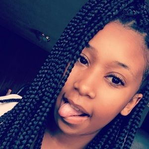 Meet your Posher, Maya