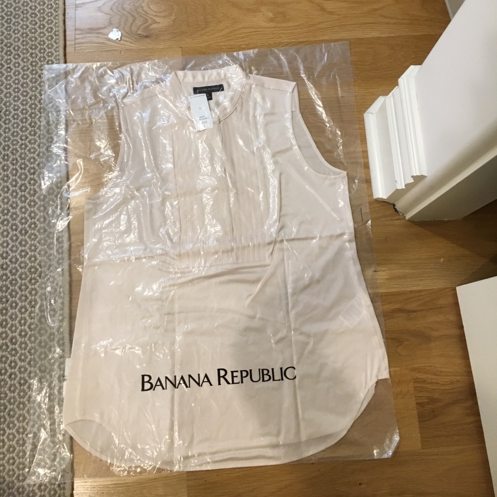 BRAND NEW banana republic blouse