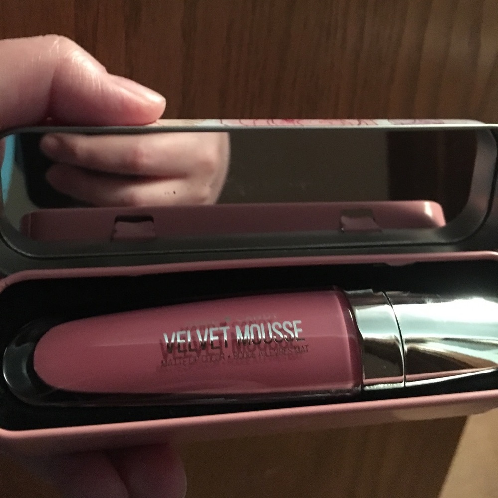 Hard Candy Velvet Mousse in Sweet Pea