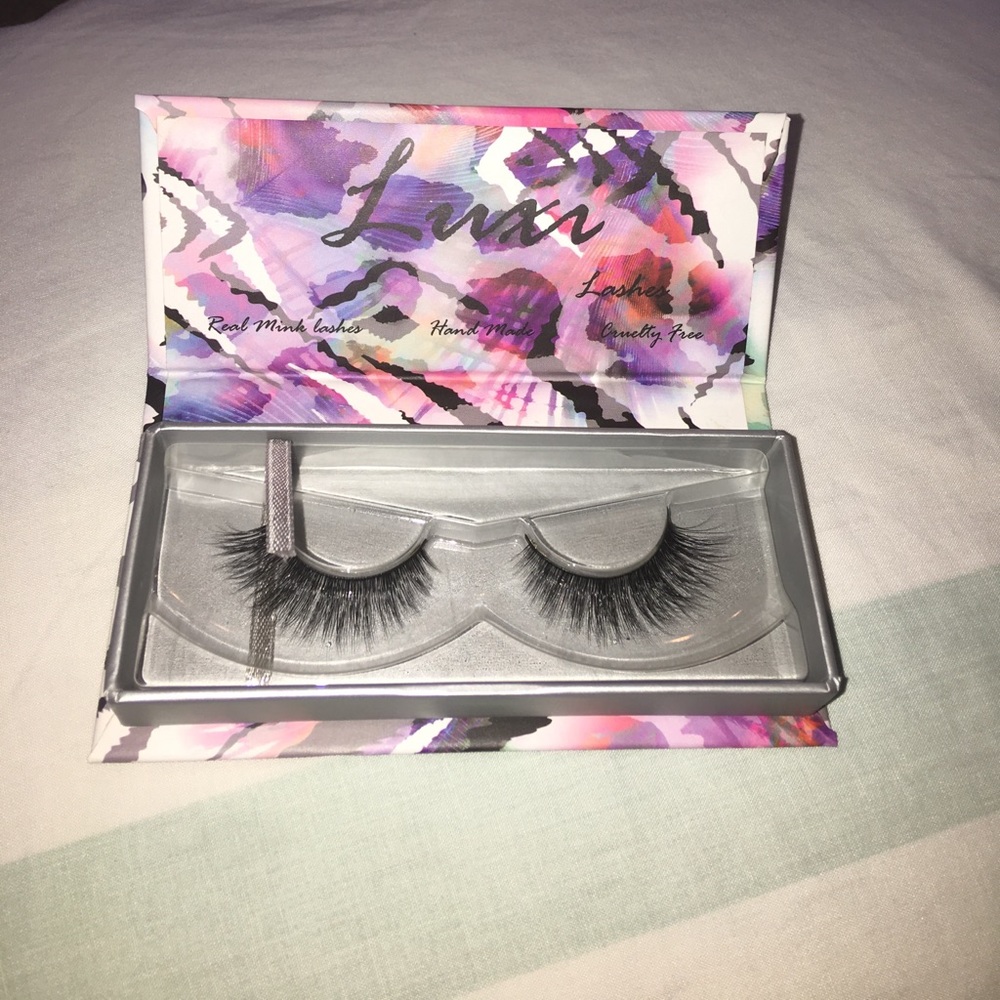 False eyelashes "Doll'n It "