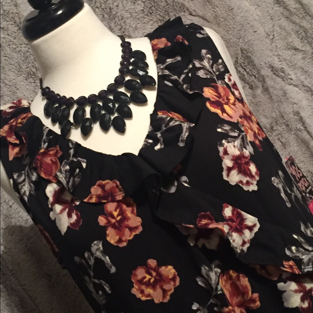 NWT Beautiful Floral Body Suit