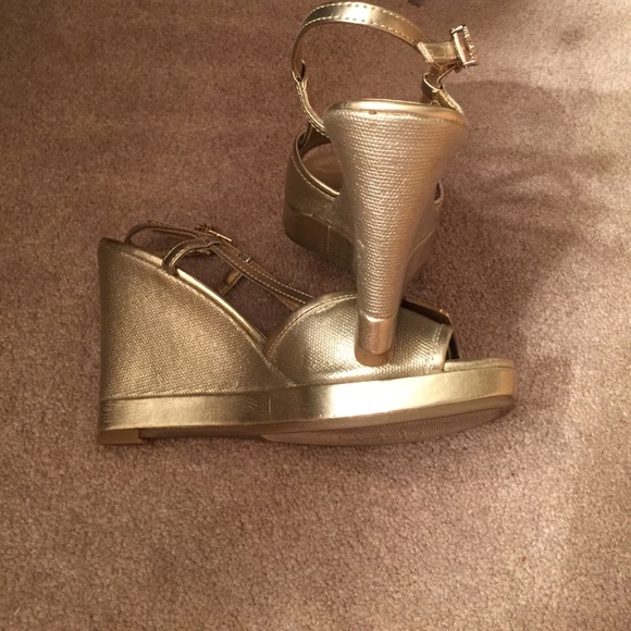 Dana Buchanan wedge, - Picture 2 of 3