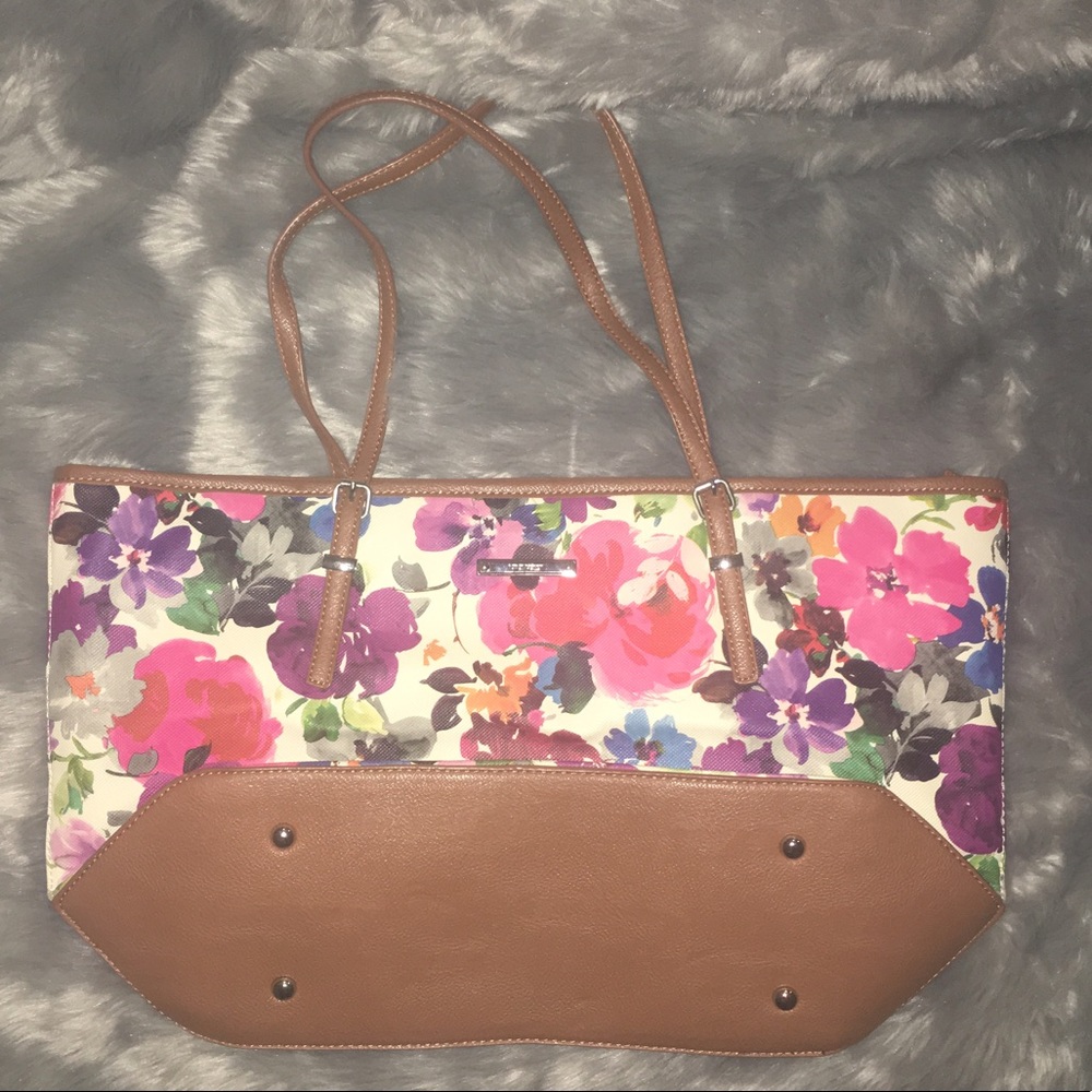 NWOT Leather Floral Bag 💕