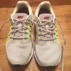 Women's Nike vomero 9