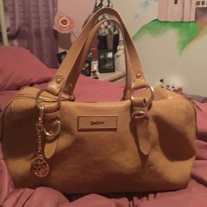 MUST GO! DKNY Purse