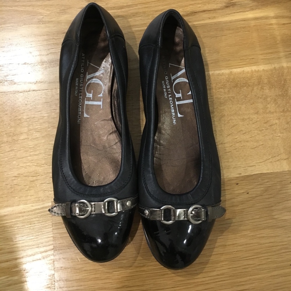 AGL black flats