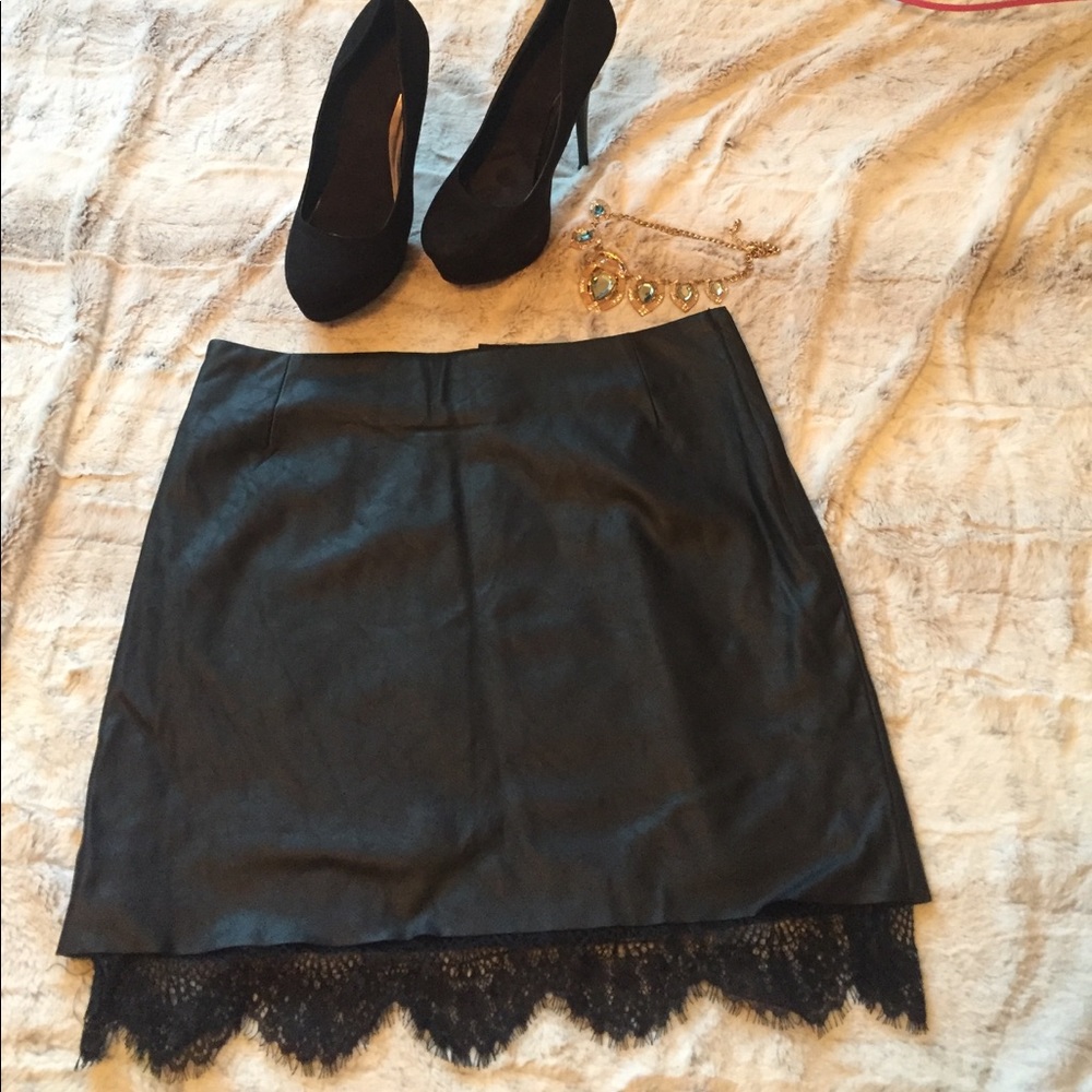 Side zip leather pleather skirt with lace trim