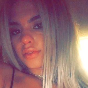 Meet your Posher, Caitlin