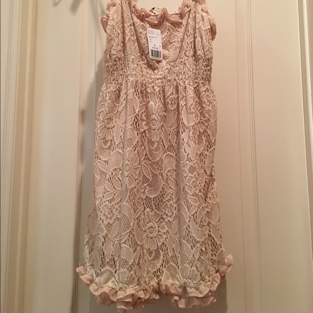 Forever 21 ruffle lace dress Brand new Medium