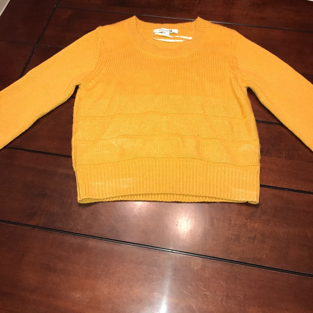 Crop top dandelion sweater