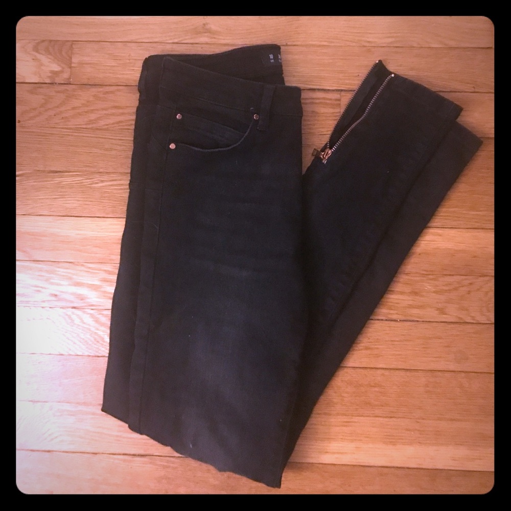 Black jeans, high waisted, zip ankle