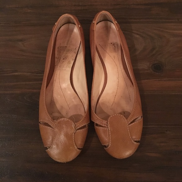 kate spade Shoes - Kate Spade Tan Flats