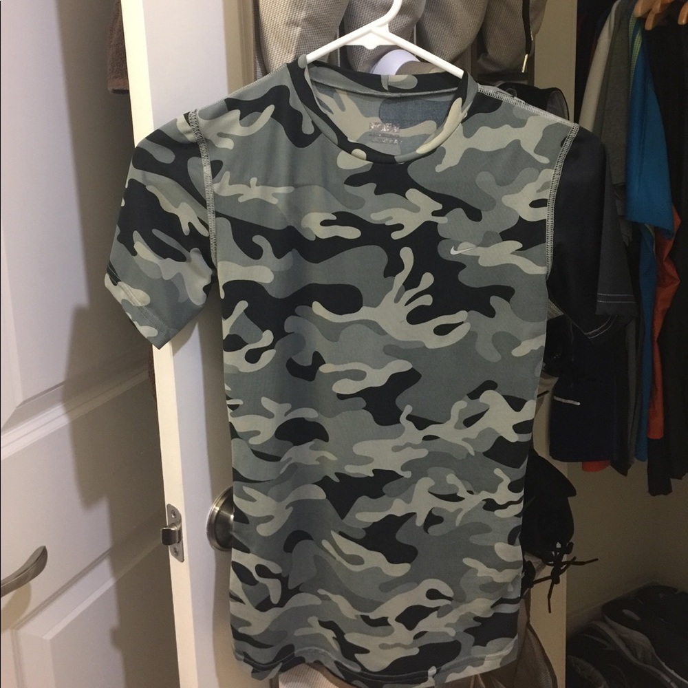 Nike top