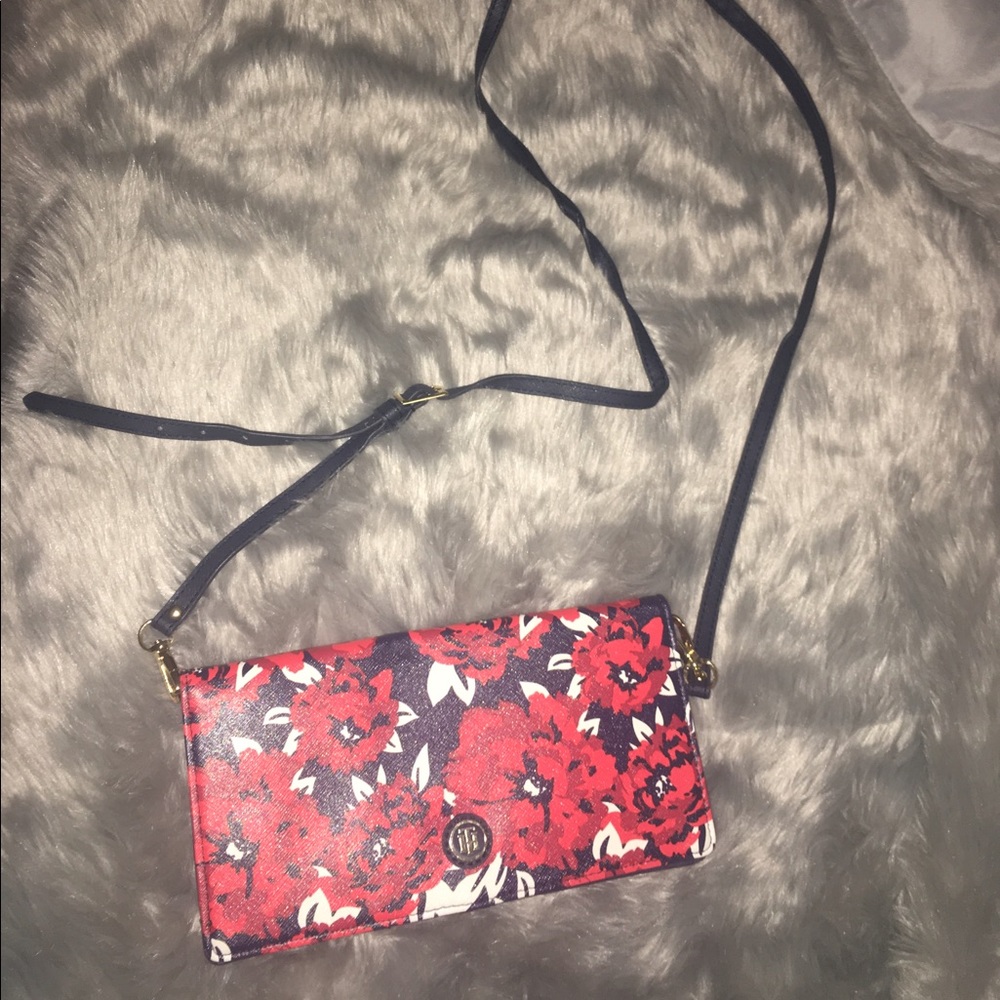 Tommy Hilfiguer Floral Crossbody 🌹
