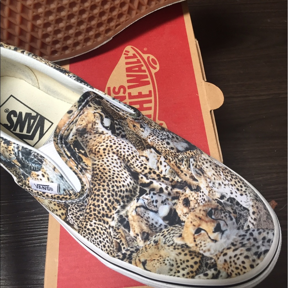 Vans classic slip ons