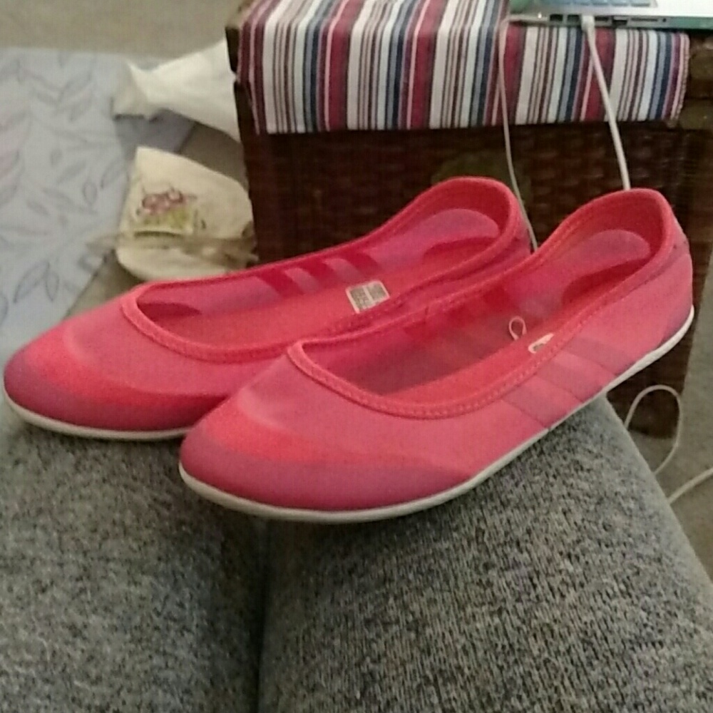 Hot pink adidas flats sz 7