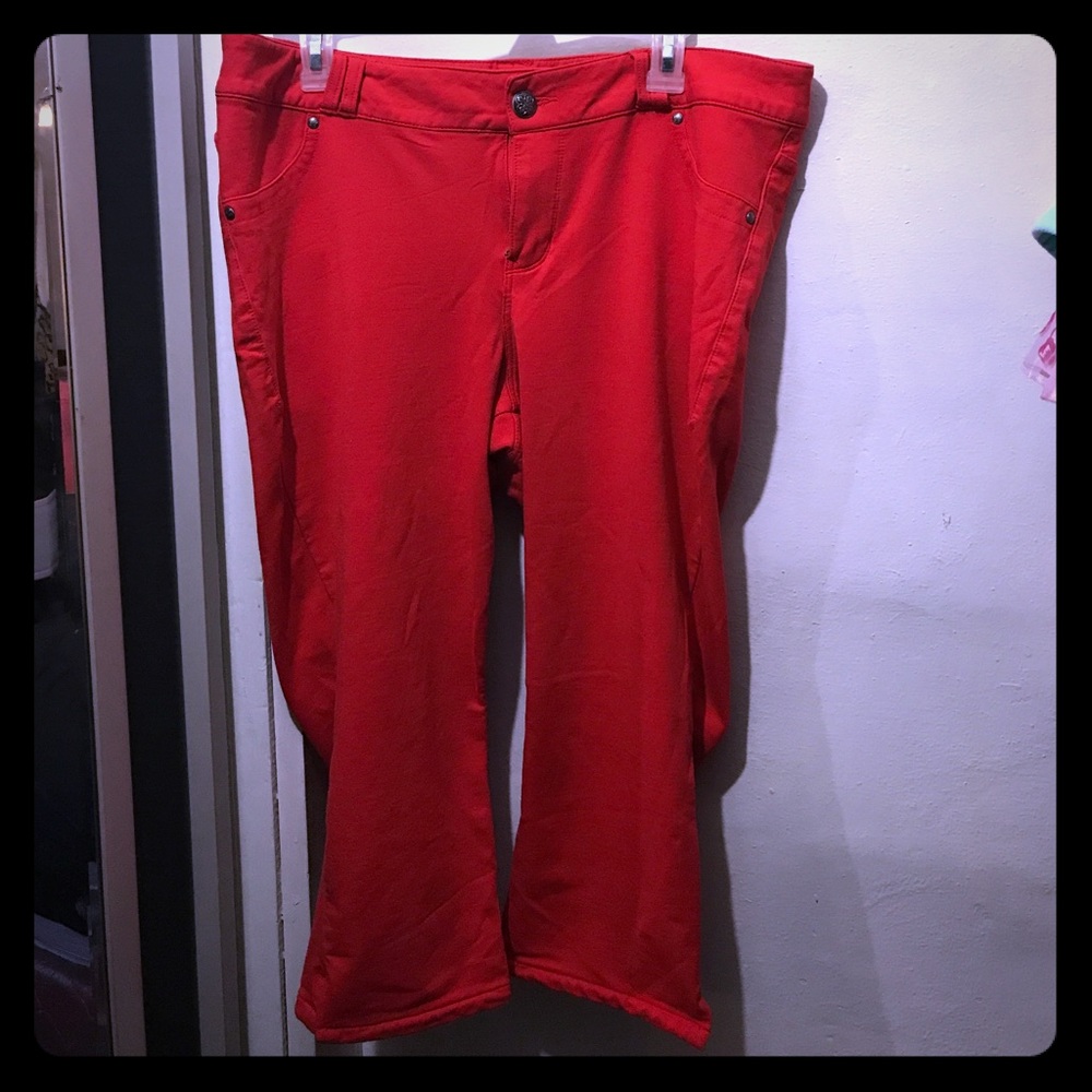 Capri pants