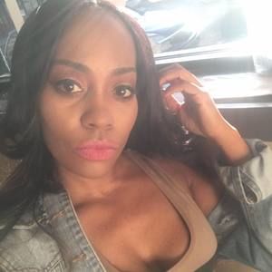 Meet your Posher, Najiyyah