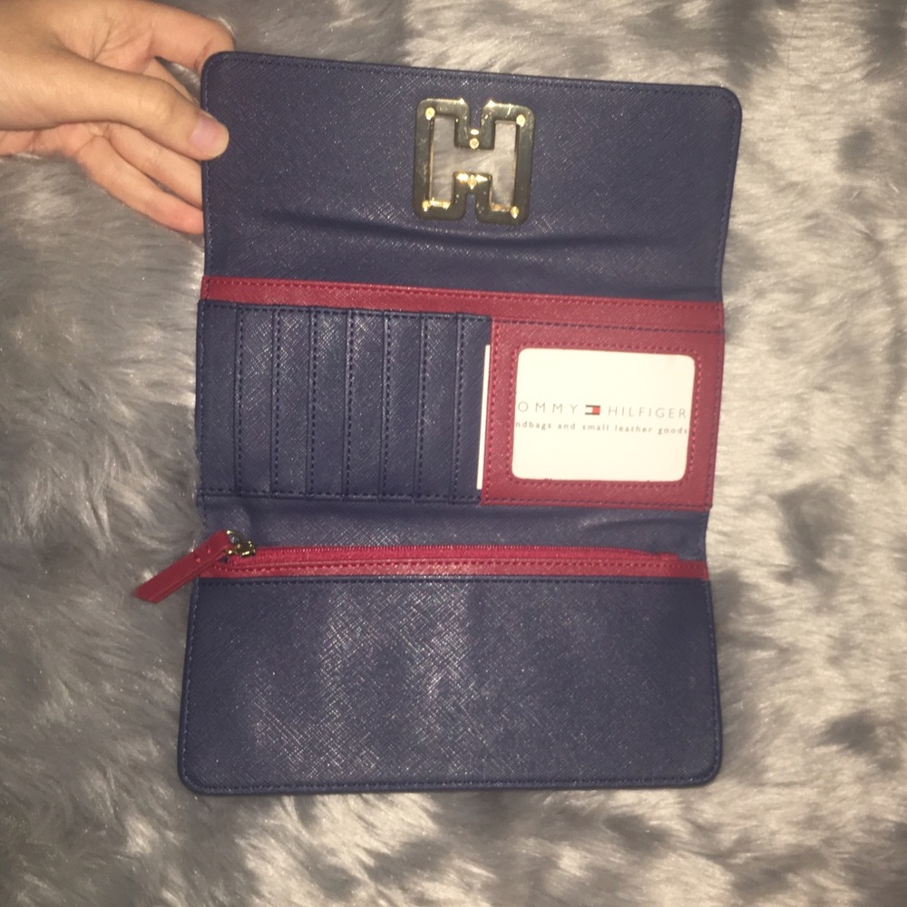 NWOT Tommy Hilfiguer Wallet