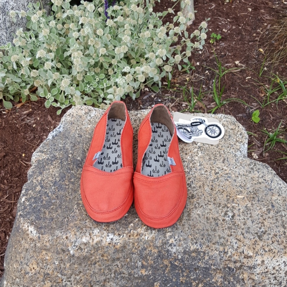 Indosole Kelapa  Coral Size 5 -NWT