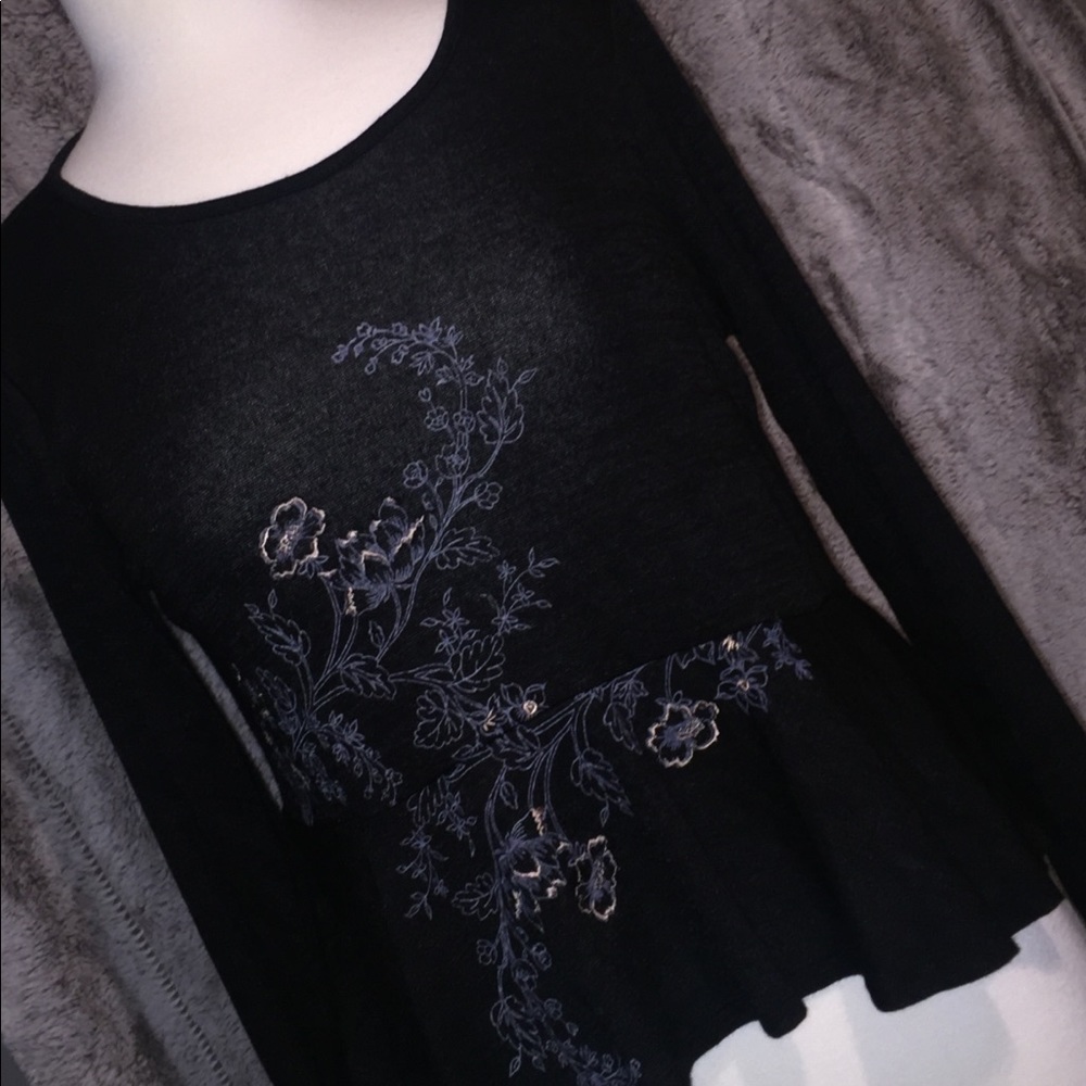 NWT Super Cute Knit Top