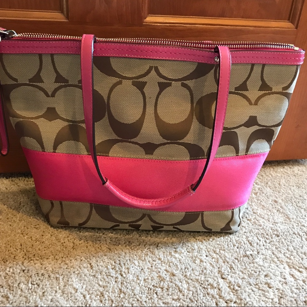 Coach Signature Stripe