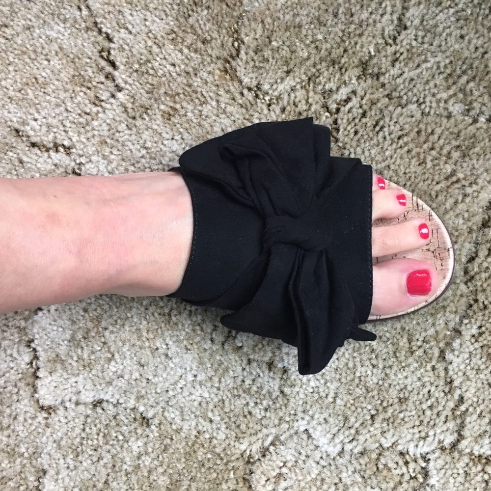 Brand new without tags black bow slide sandal 7.5