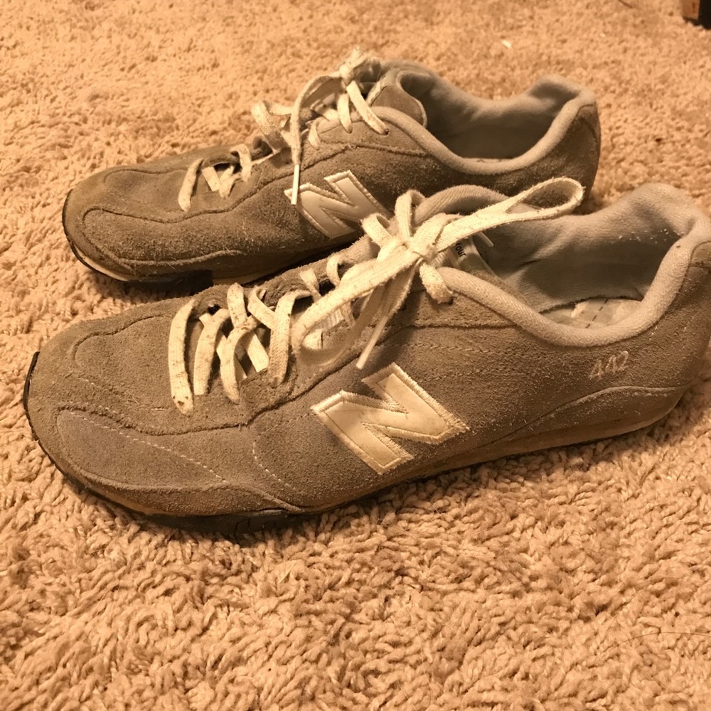New Balance 442 Women's Sneakers