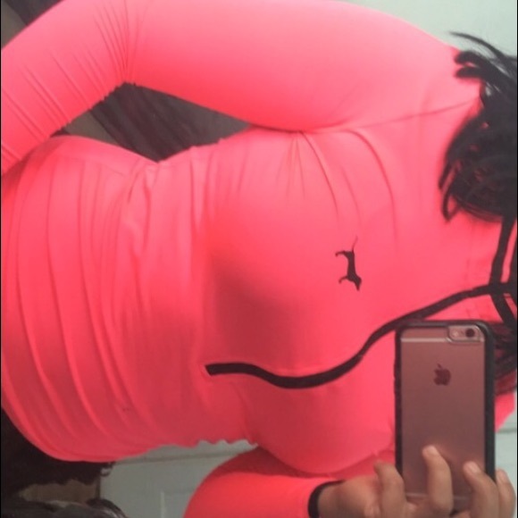 PINK vs jacket - Picture 4 of 4