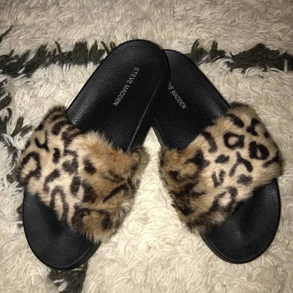 STEVE MADDEN 'Softey' Leopard fuzzy slides