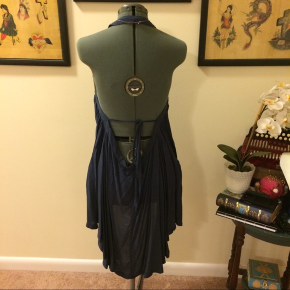 💔SOLD as part of a bundle💔 high-low halter - Picture 2 of 5