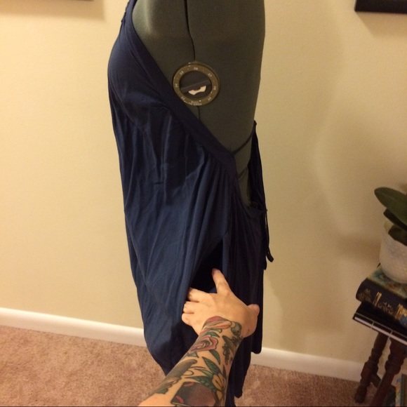 💔SOLD as part of a bundle💔 high-low halter - Picture 3 of 5