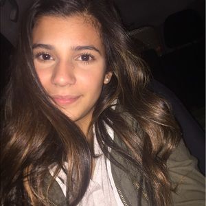 Meet your Posher, Yasmine