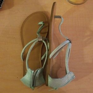 Light real sandals