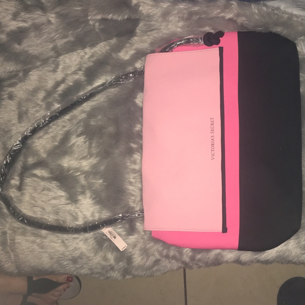 NWT VS Cooler Bag