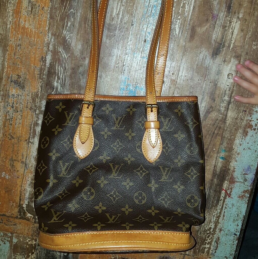 Bucket PM Monogram Canvas Leather Shoulder Bag